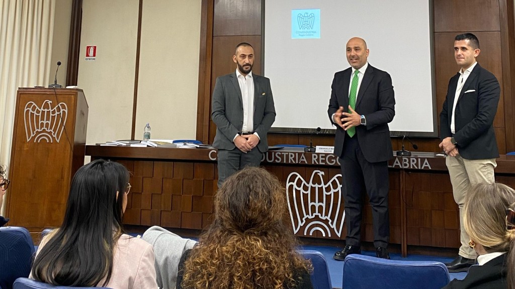 seminario leader nella vendita sacchi confindustria reggio calabria ()