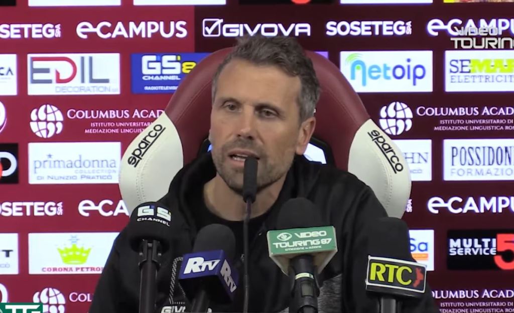 Reggina, Ginobili: ‘Ultimamente ammonizioni troppo facili. Vinciamo, poi si vedrà’