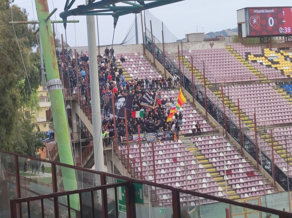 Primo tempo: Reggina in vantaggio. Il dato degli spettatori presenti