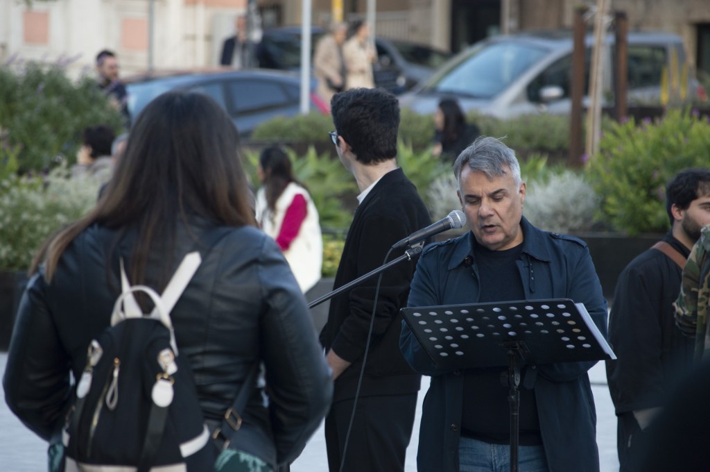 regala una poesia