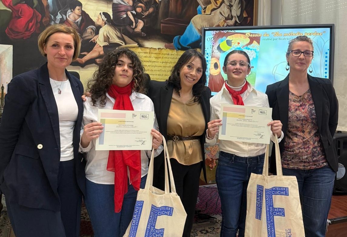 studentesse gulli premio francese ()