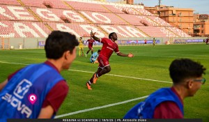 Bertony Renelus Reggina Scafatese ()