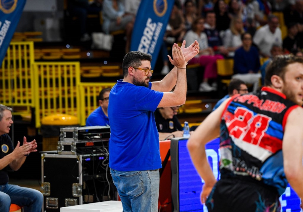 Basket: dopo la straordinaria stagione, si dividono le strade tra la Dierre e Cotroneo