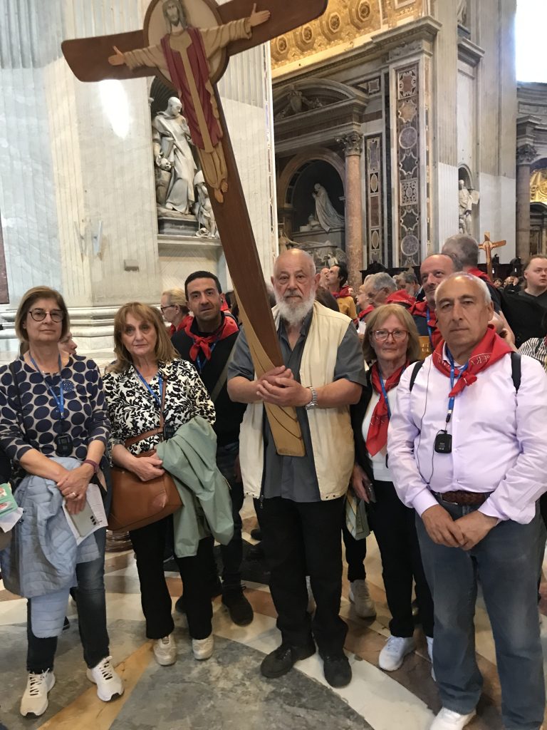 Davanti alla tomba di san Pietro