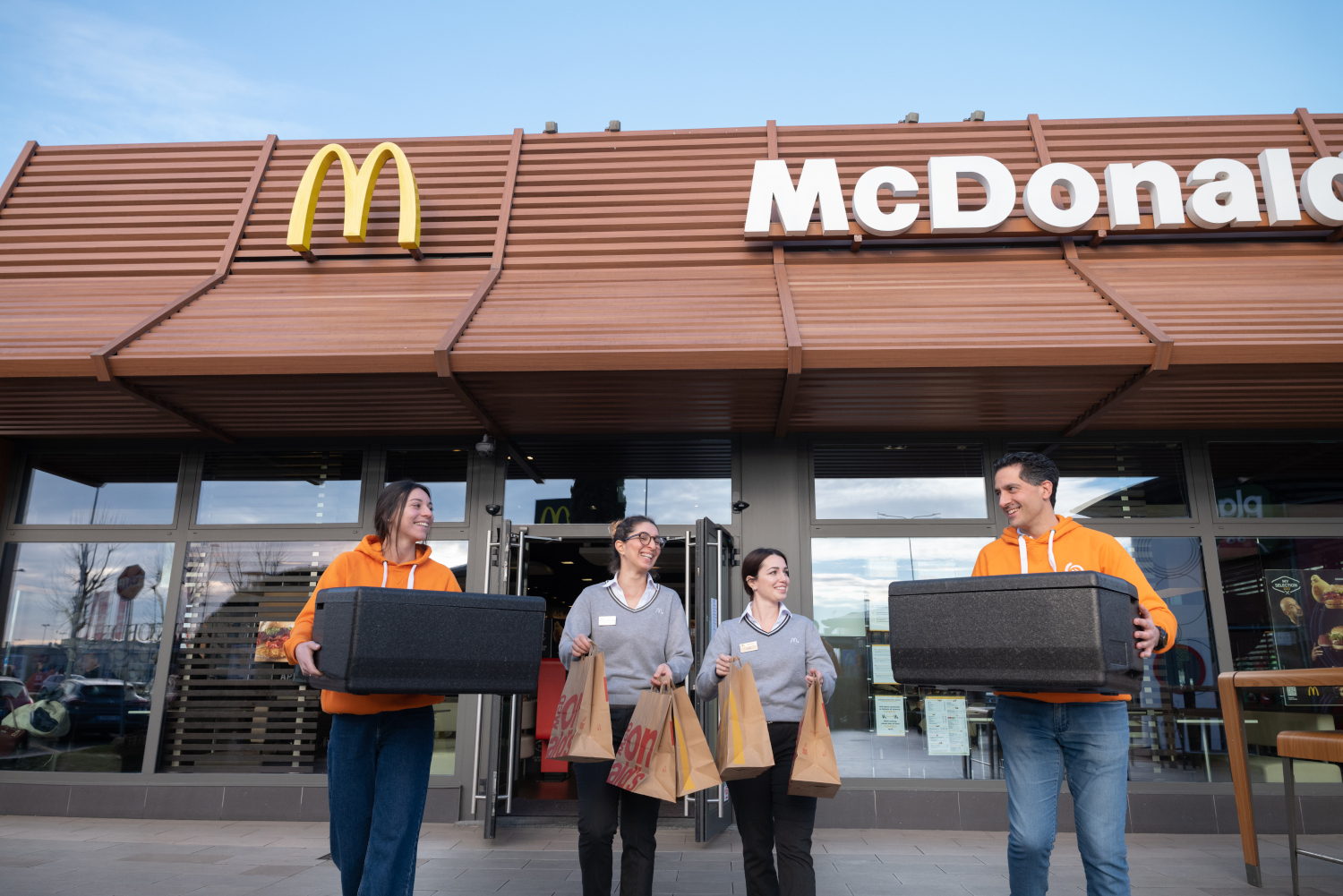 McDonald's Sempre aperti a donare ()