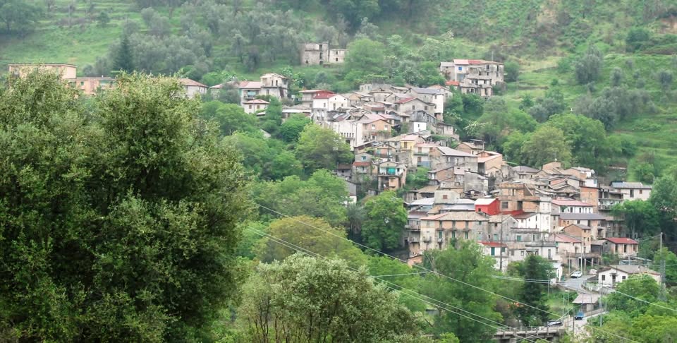 Reggio, approvate cinque delibere per il rilancio del Borgo di Podargoni: i progetti – FOTO
