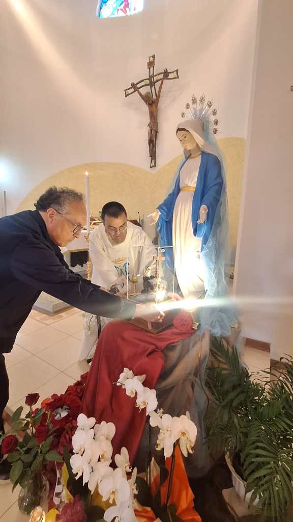 reliquia santa rita da cascia ()