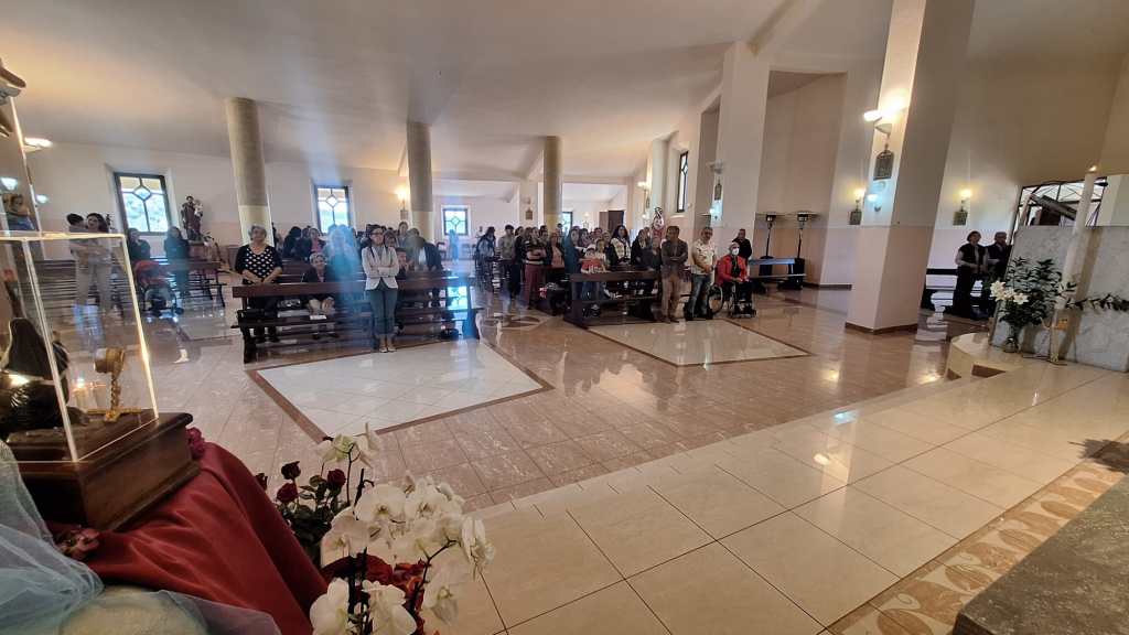 reliquia santa rita da cascia ()