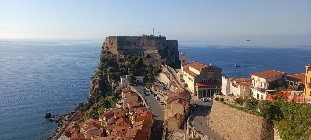 “Scilla Land”: il parco tematico sul mito di Ulisse proposto dalla candidata sindaco Carmen Santagati