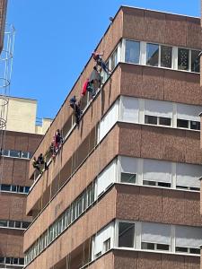 supereroi acrobatici ()