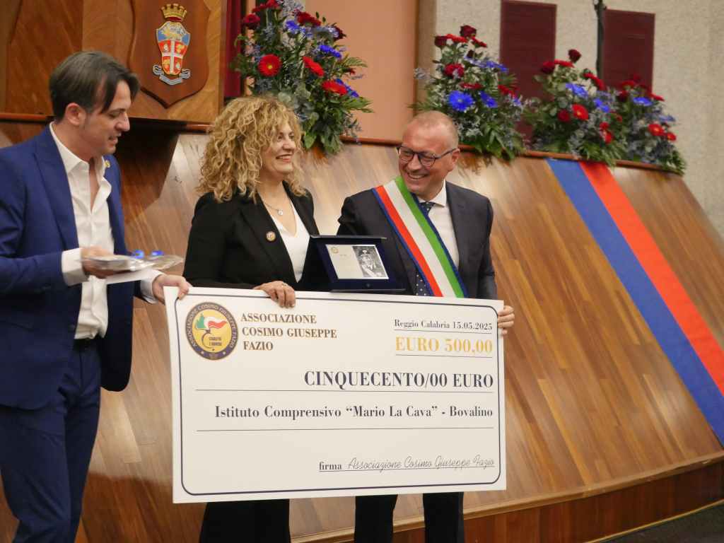 Borse di studio Fazio, Versace: ‘Legalità e dovere fondamenta per il futuro dei giovani’ – FOTO