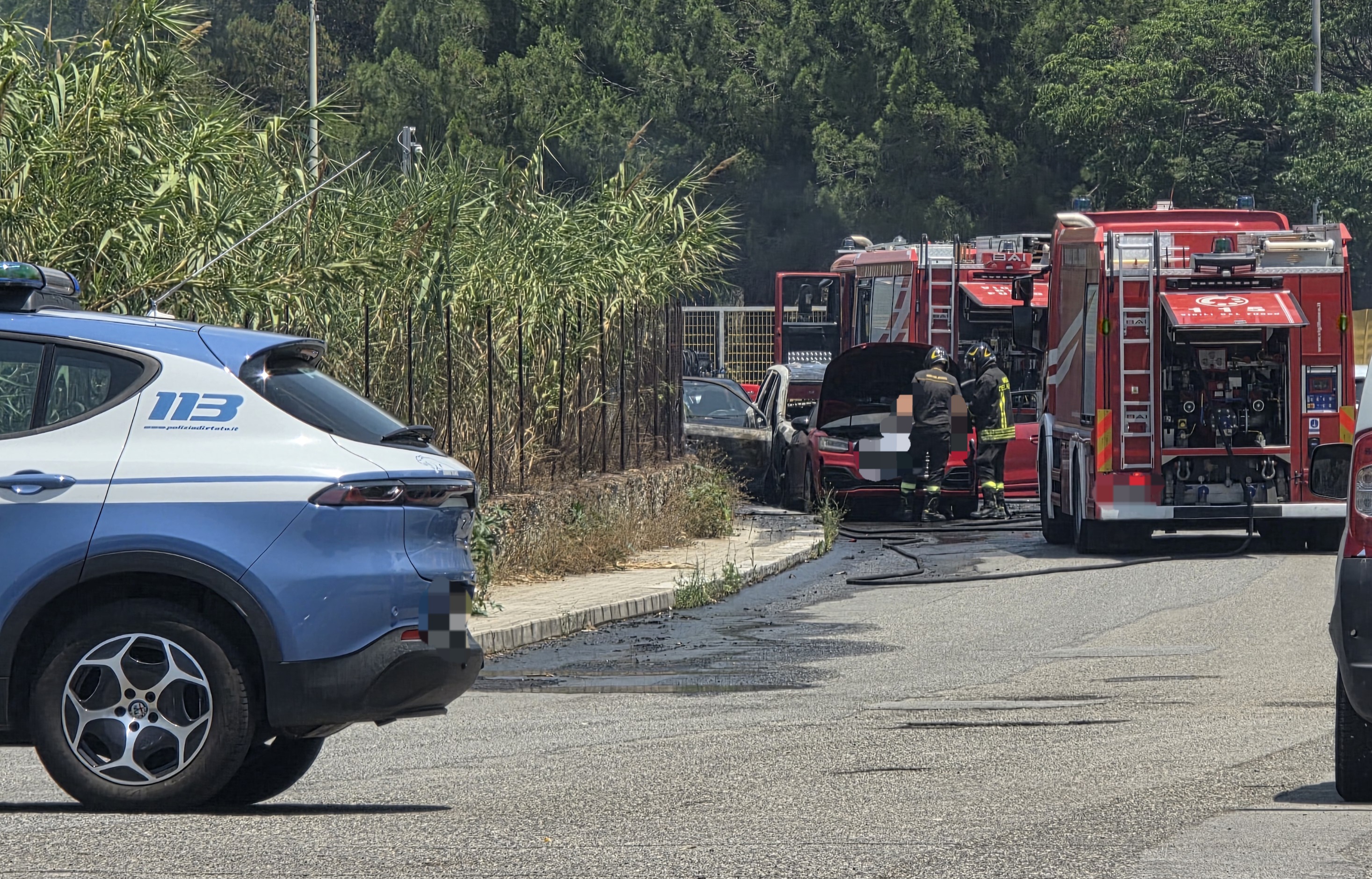Auto fiamme pentimele