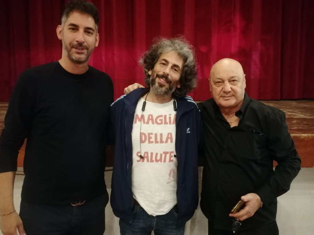 Reggio, standing ovation all’Odeon per il comico Alberto Farina