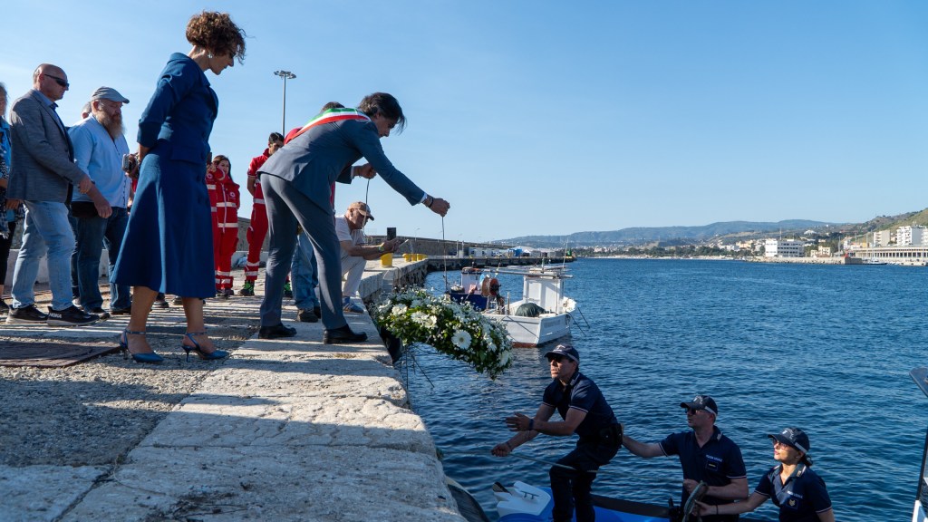 celebrazione vittime migrazioni porto