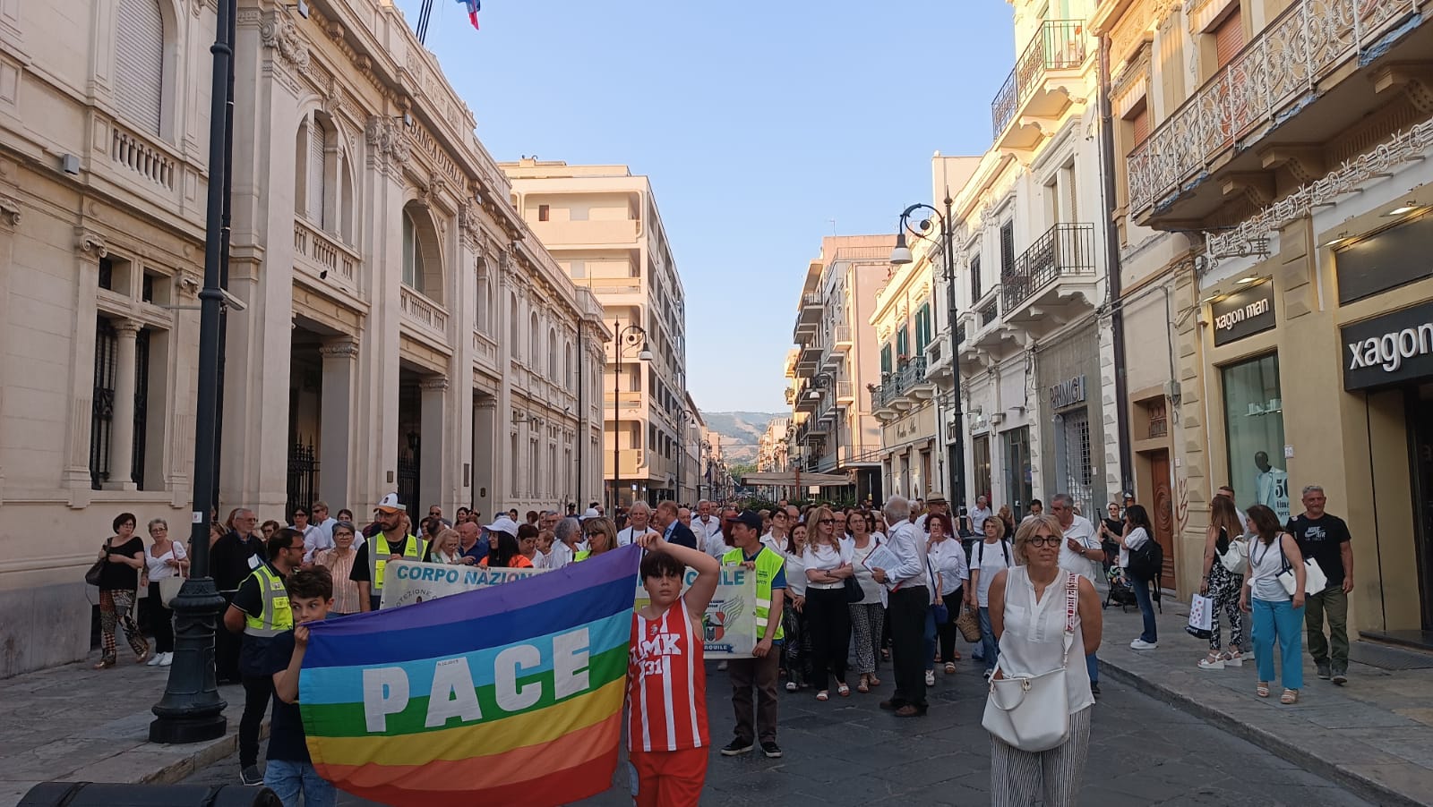corteo poeti pace ()