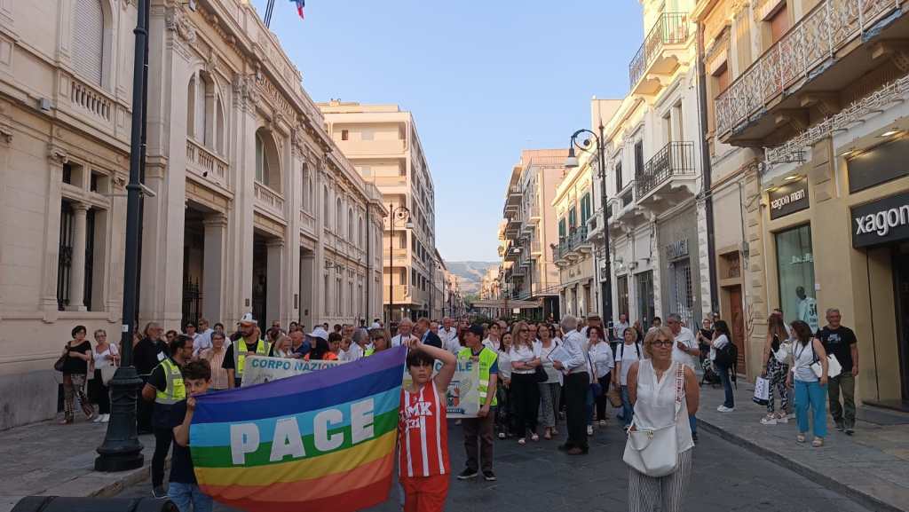 corteo poeti pace ()