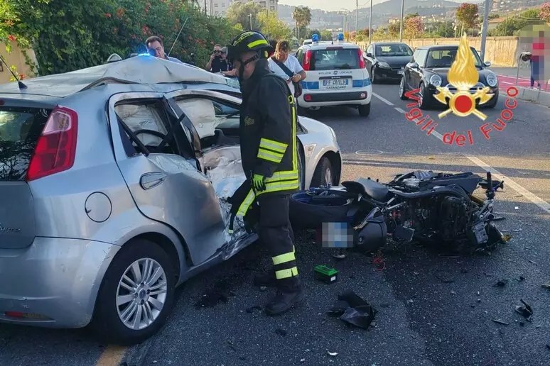 incidente mortale auto moto cz