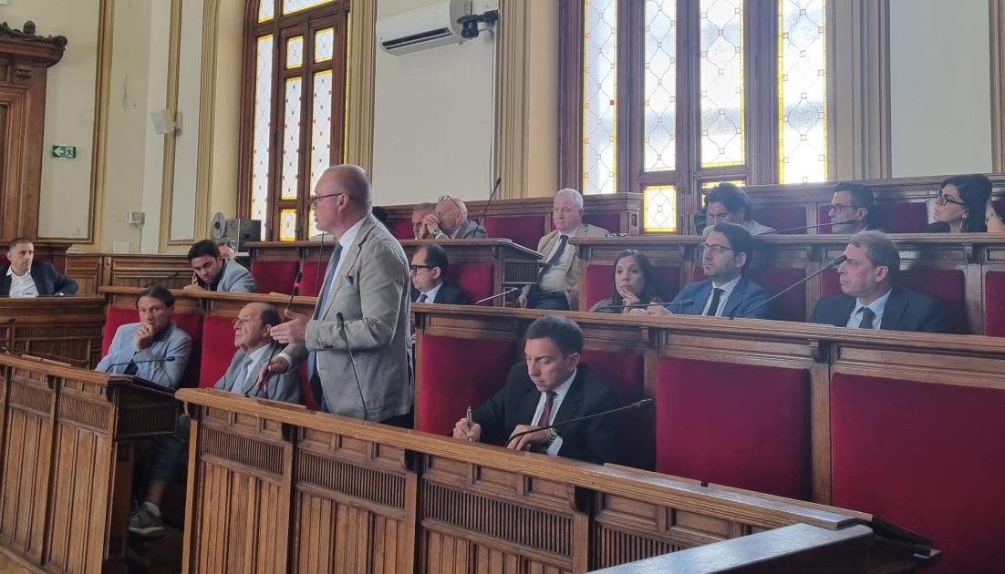 Comune di Reggio, la maggioranza: ‘Opposizione totalmente scollegata dalla realtà’