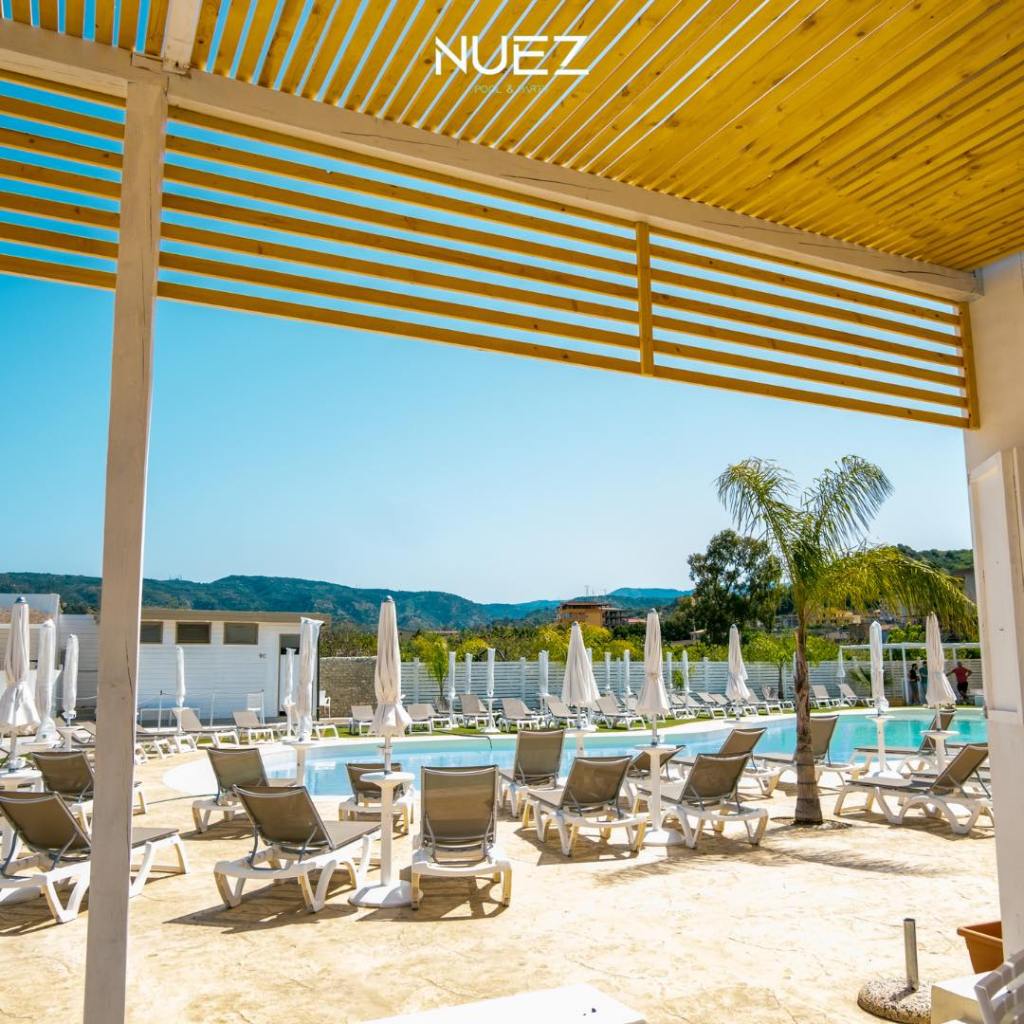 nuez pool e party