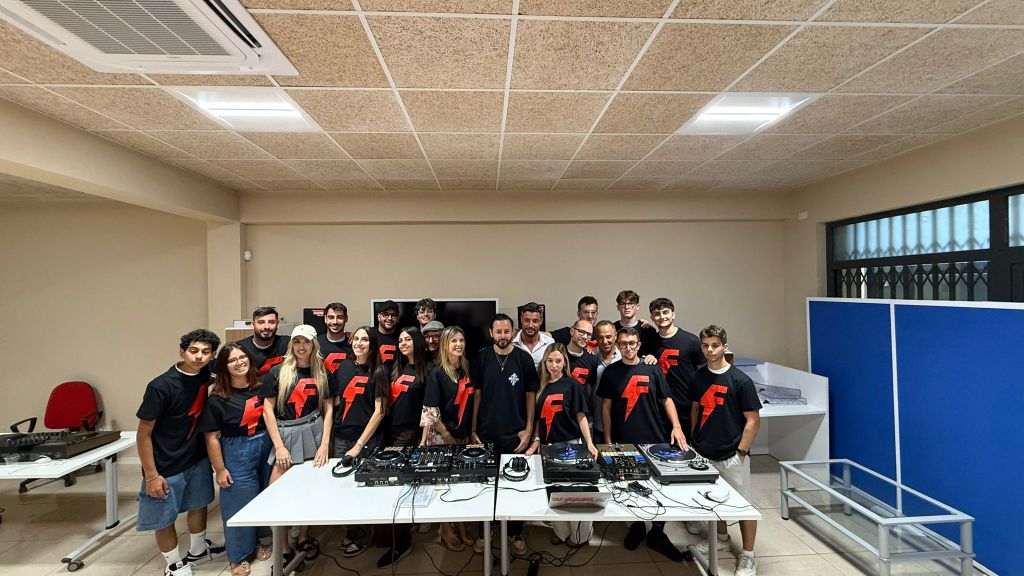 Reggio, via al laboratorio Sunsetland Dj: boom di iscrizioni – FOTO