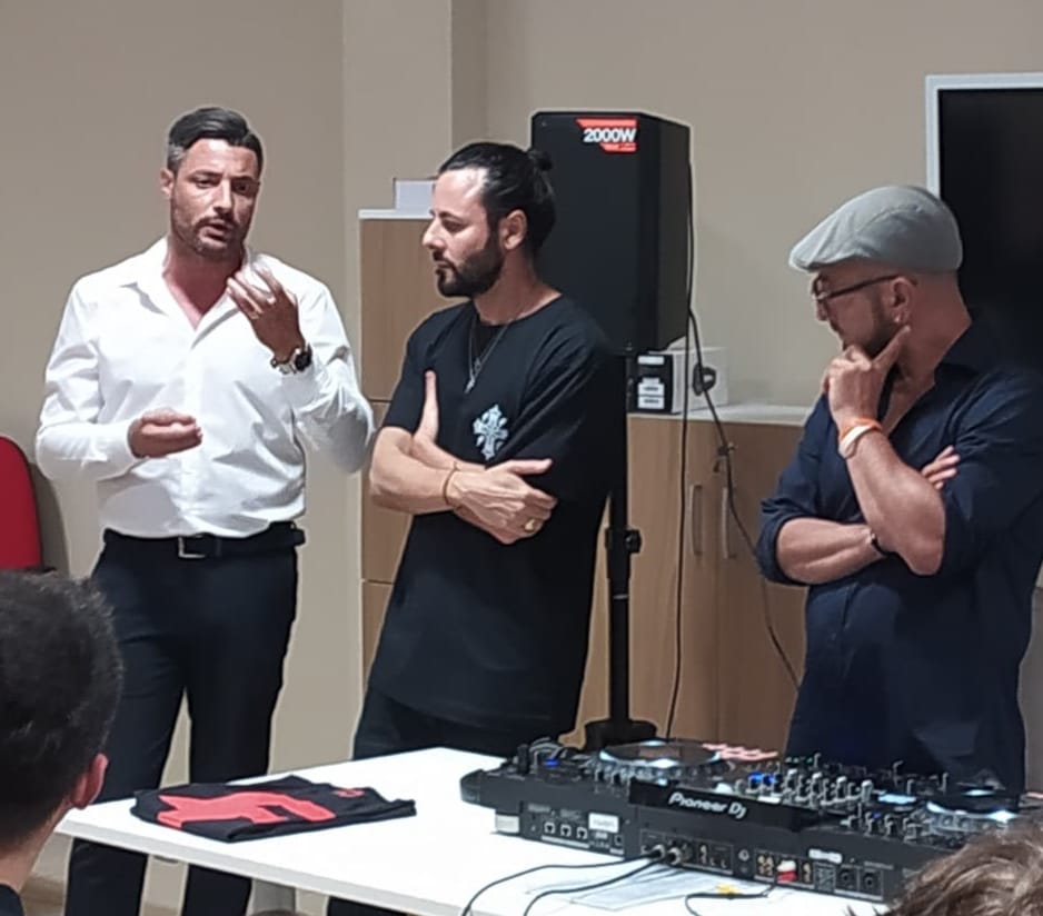 sunsetland dj laboratorio ()