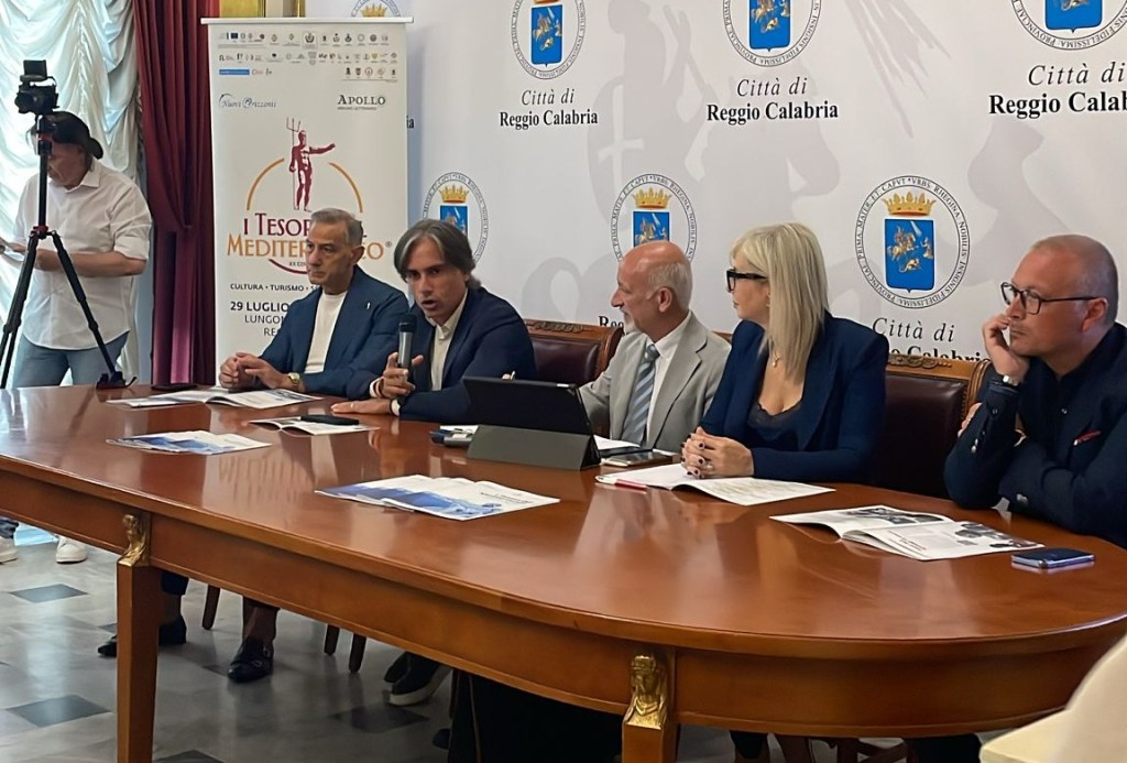Tavolo conferenza Tesori Mediterraneo