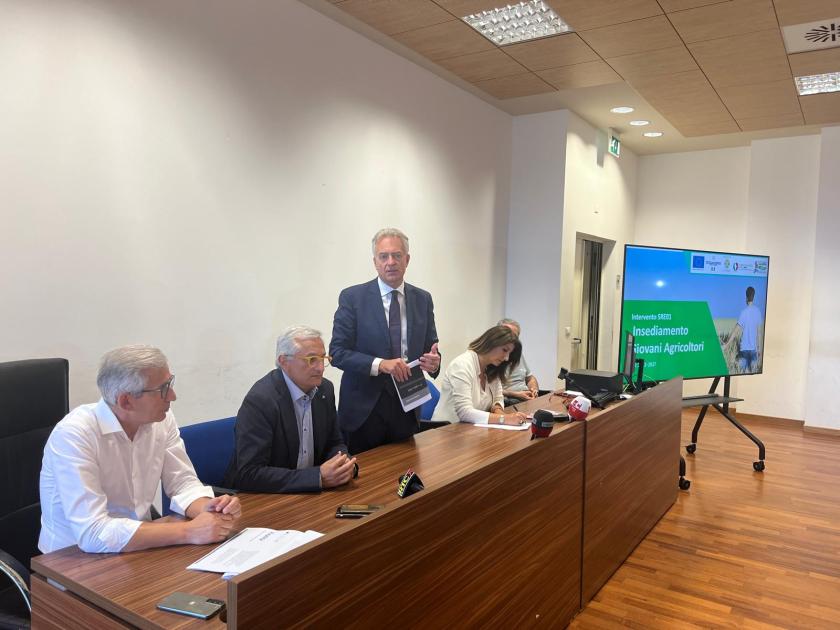 Calabria, presentato ‘Insediamento giovani agricoltori’: bando finanziato con 40 milioni