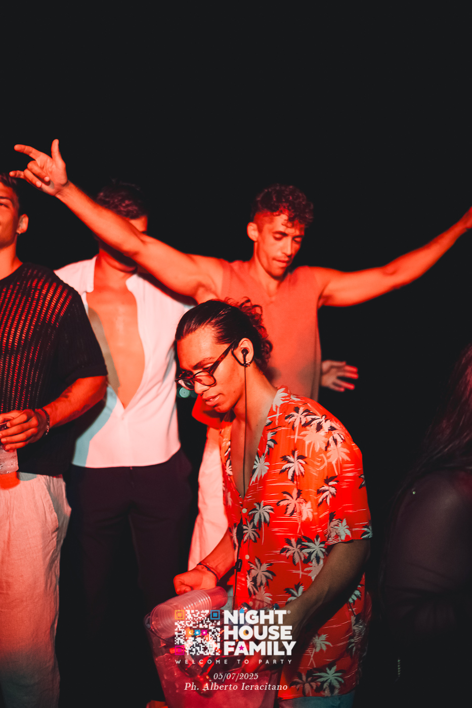 barbaratuckercalaviola ()