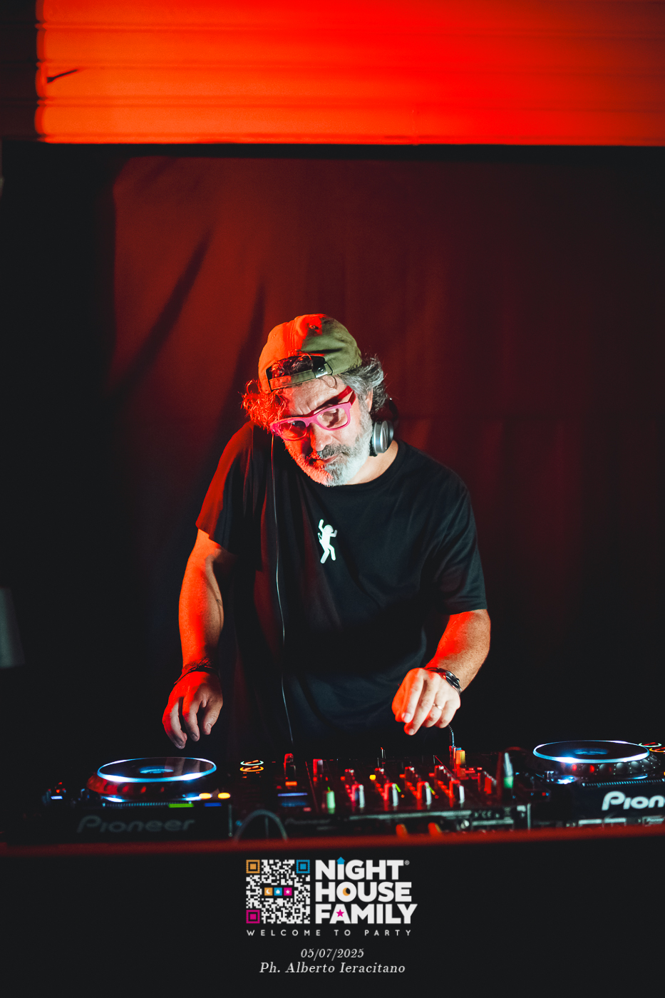 barbaratuckercalaviola ()