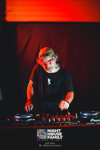 barbaratuckercalaviola ()