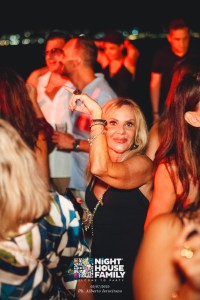 barbaratuckercalaviola ()