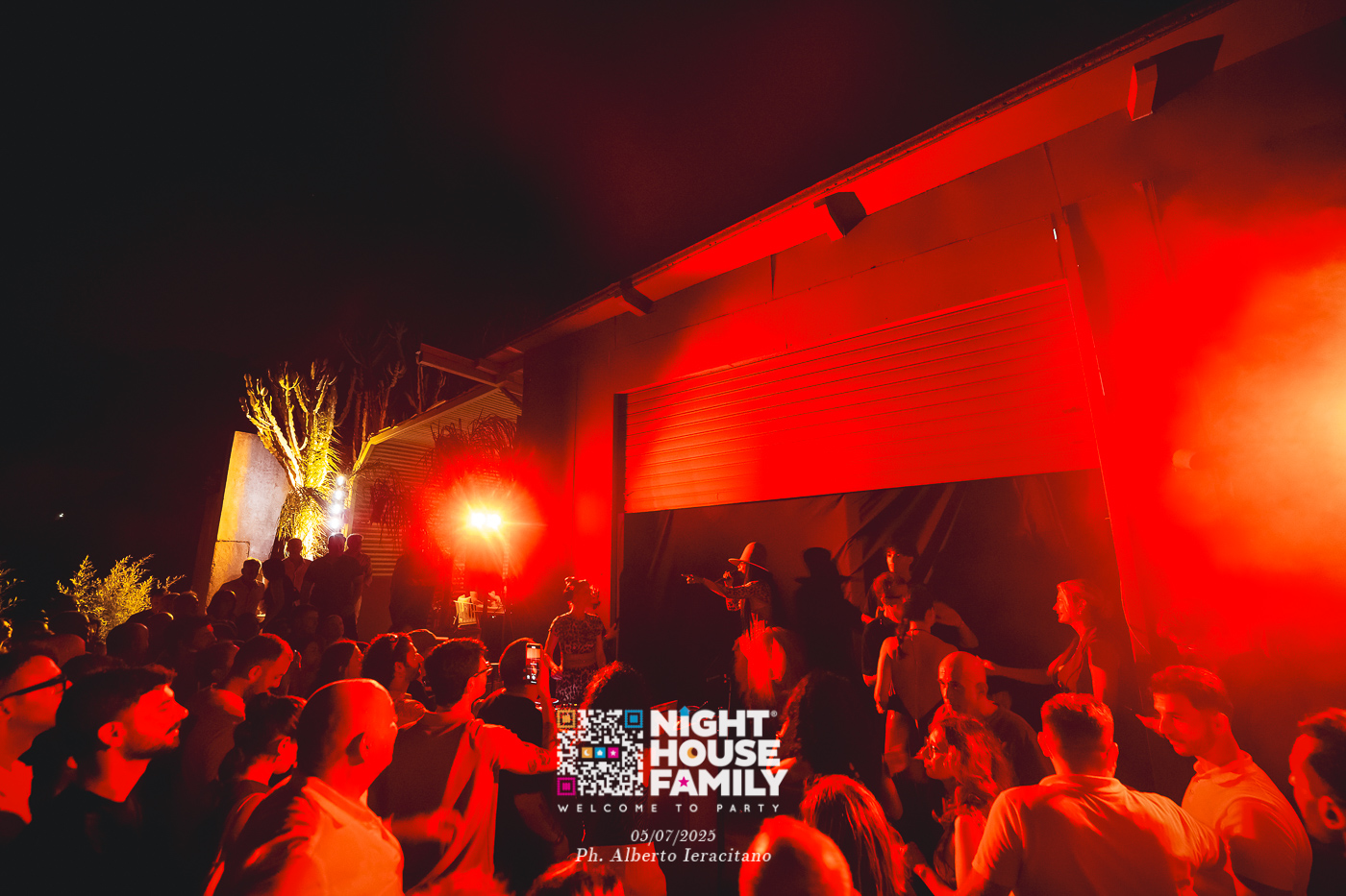 barbaratuckercalaviola ()