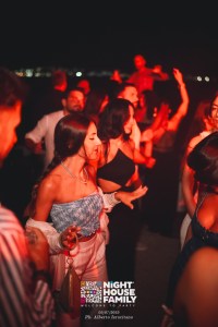 barbaratuckercalaviola ()