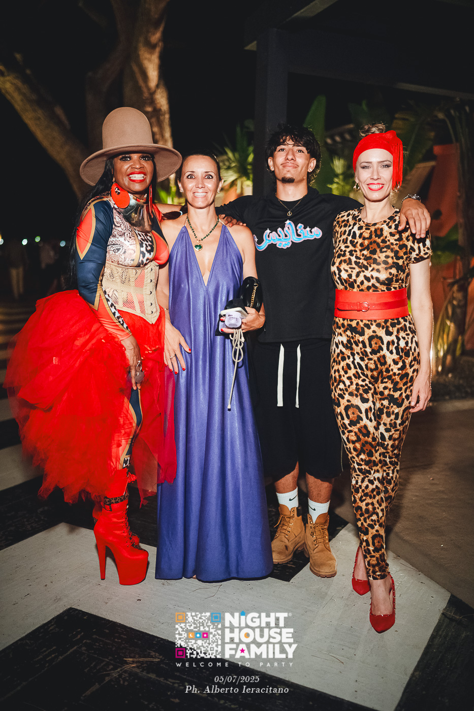 barbaratuckercalaviola ()