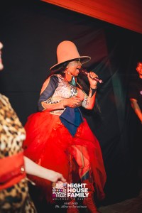 barbaratuckercalaviola ()