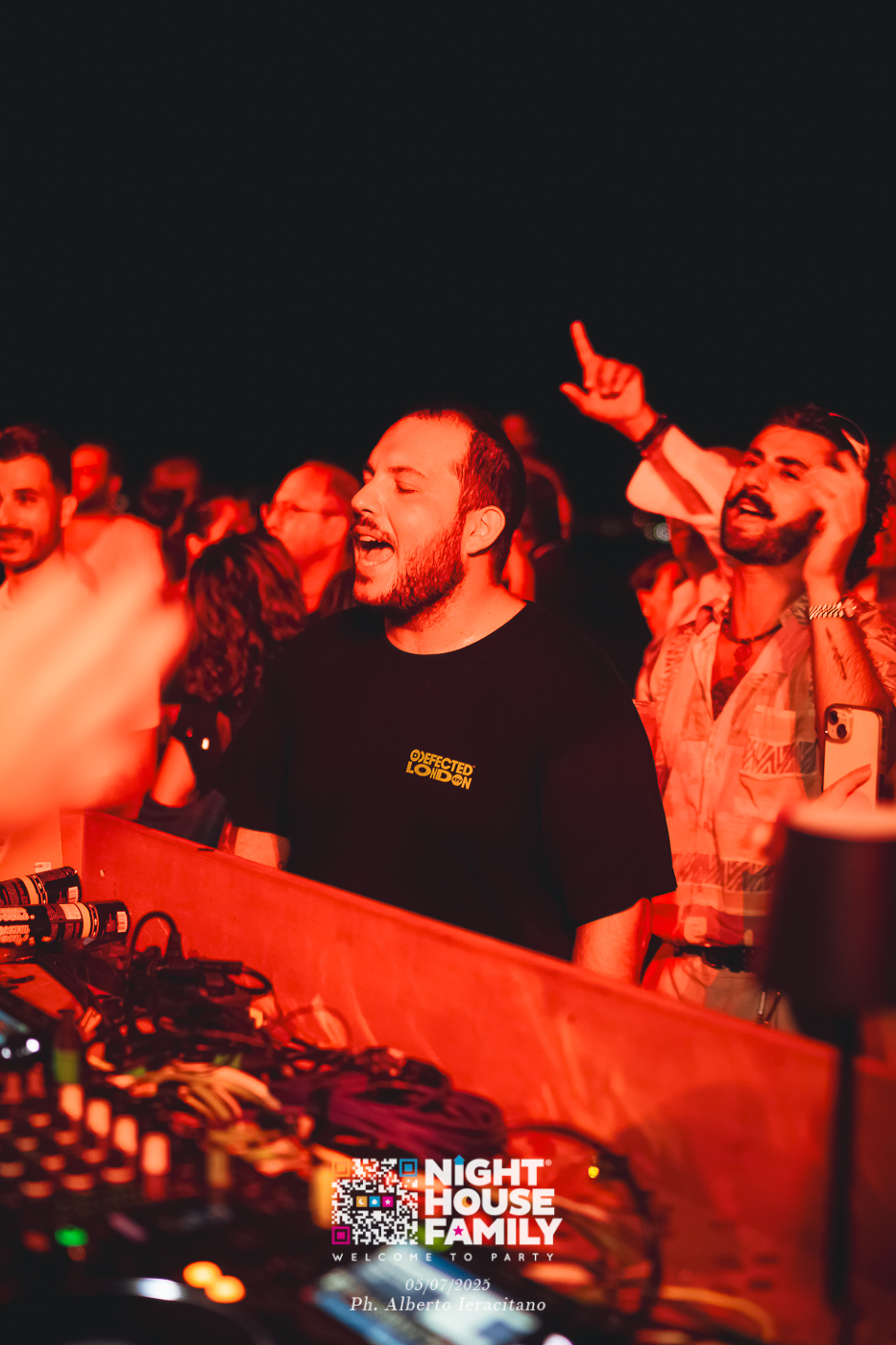 barbaratuckercalaviola ()