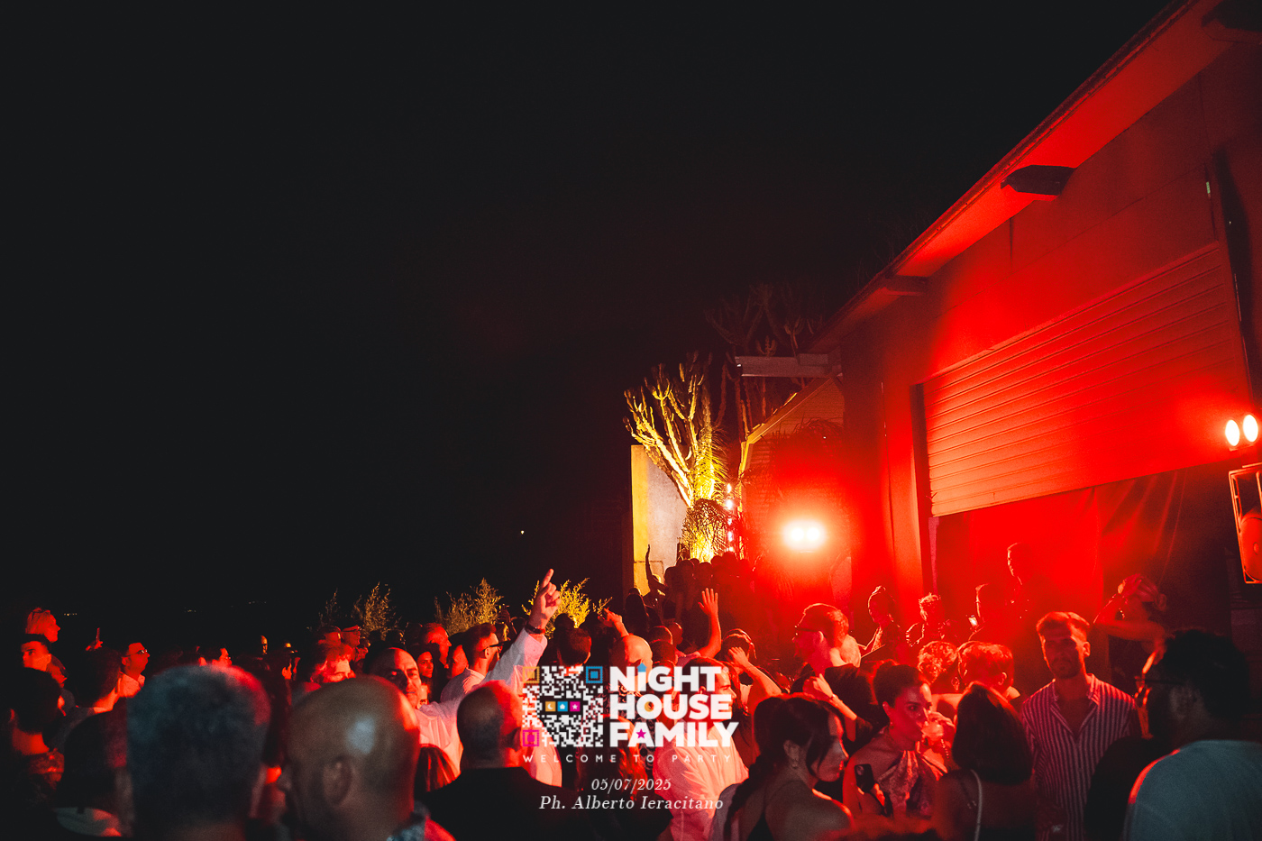 barbaratuckercalaviola ()