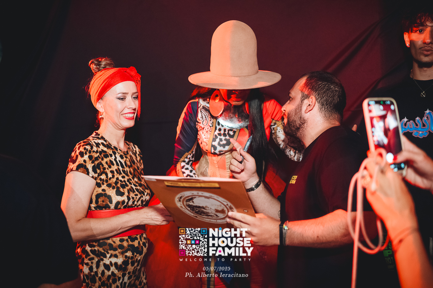 barbaratuckercalaviola ()