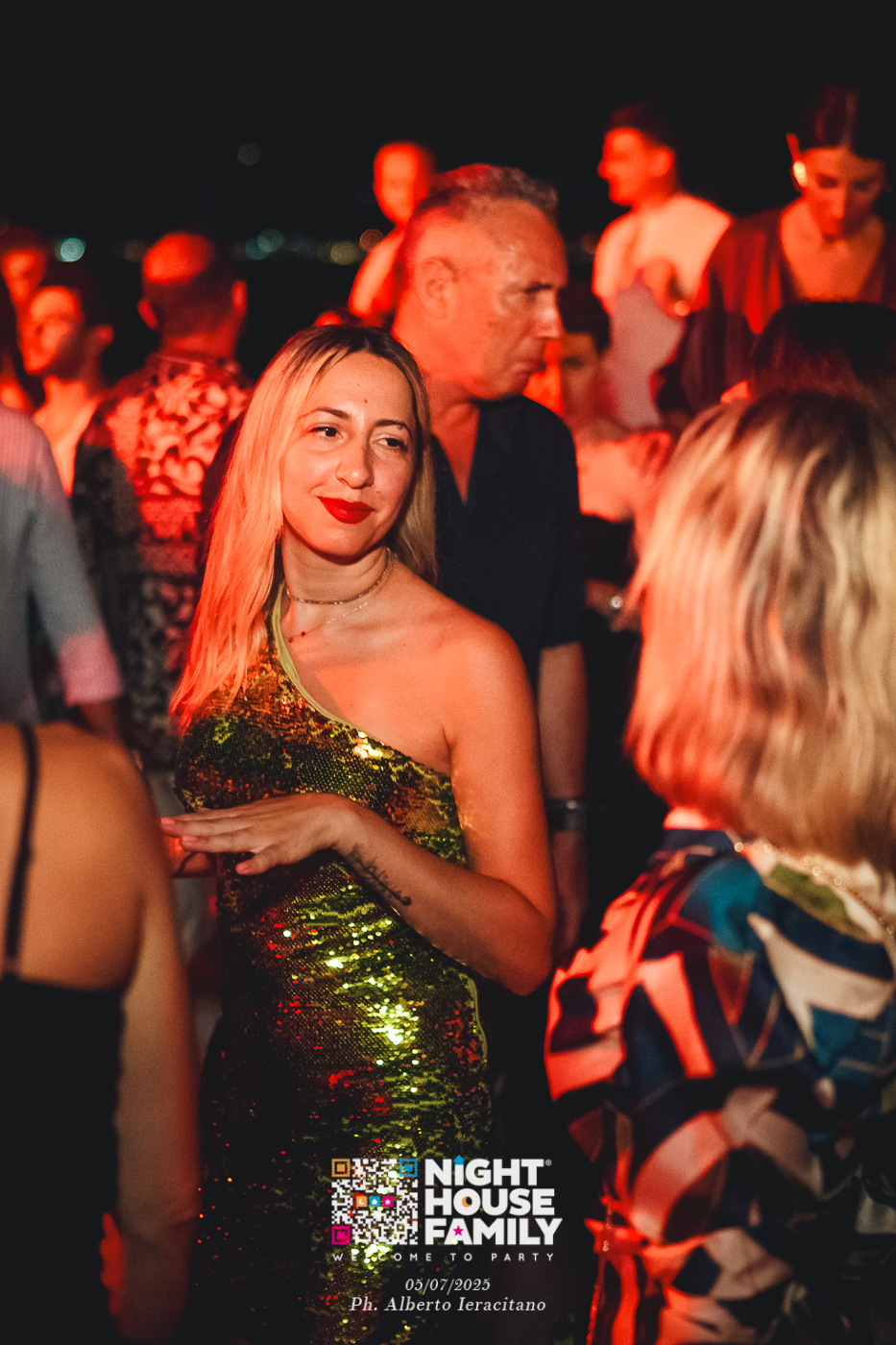 barbaratuckercalaviola ()