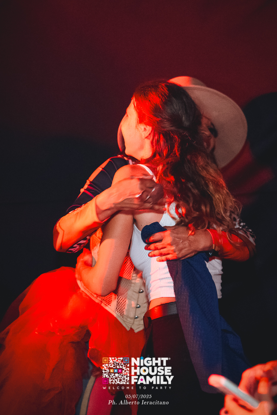 barbaratuckercalaviola ()