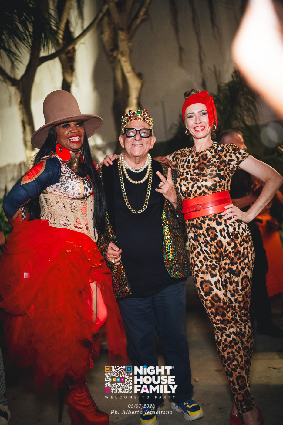 barbaratuckercalaviola ()