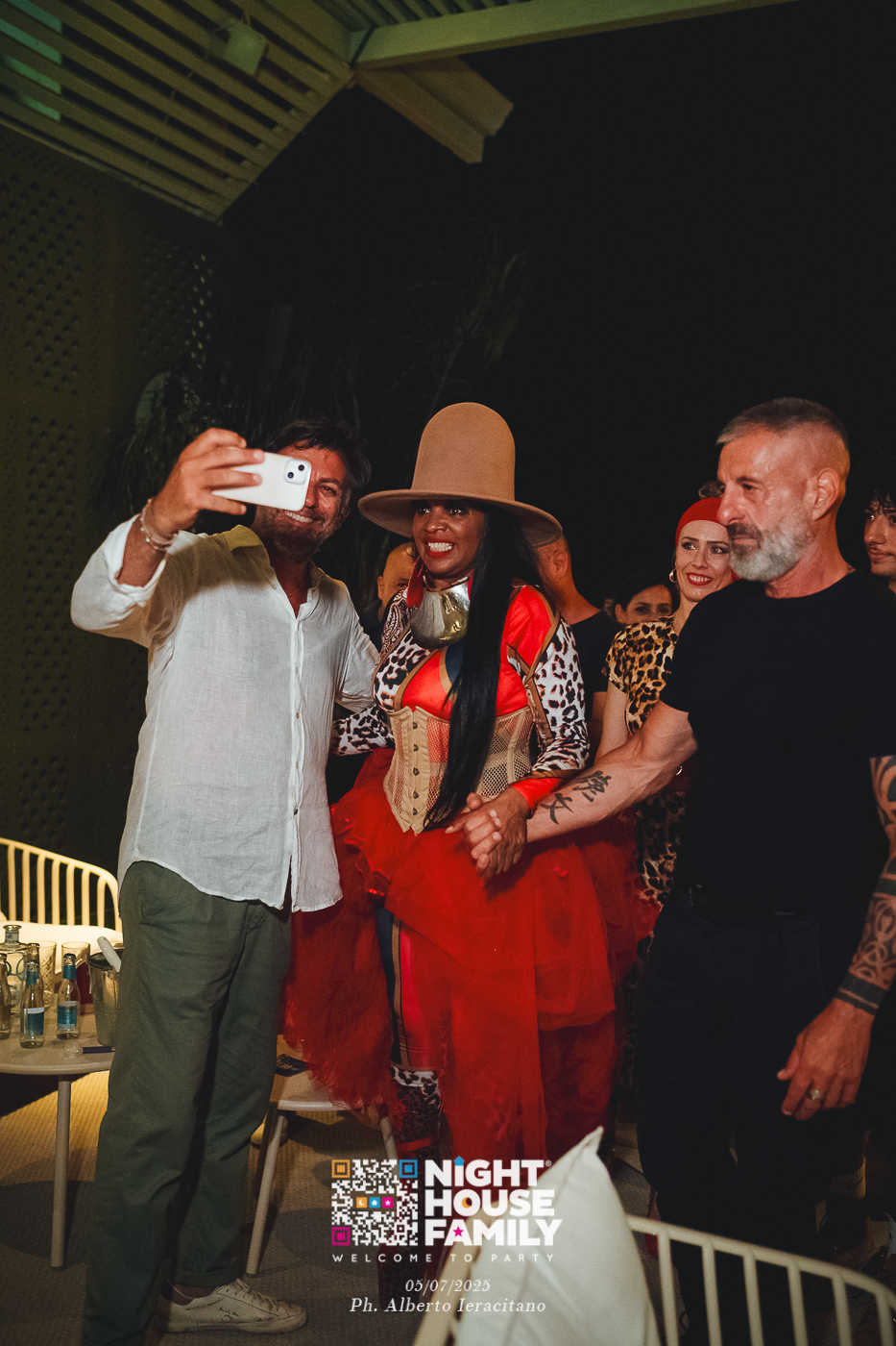 barbaratuckercalaviola ()