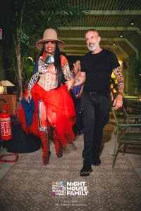 barbaratuckercalaviola ()