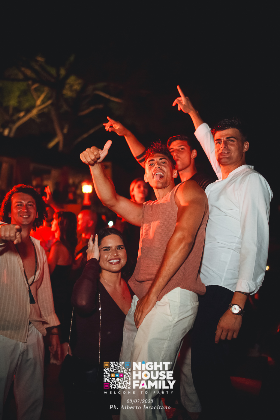 barbaratuckercalaviola ()