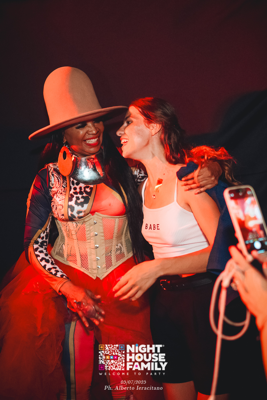 barbaratuckercalaviola ()