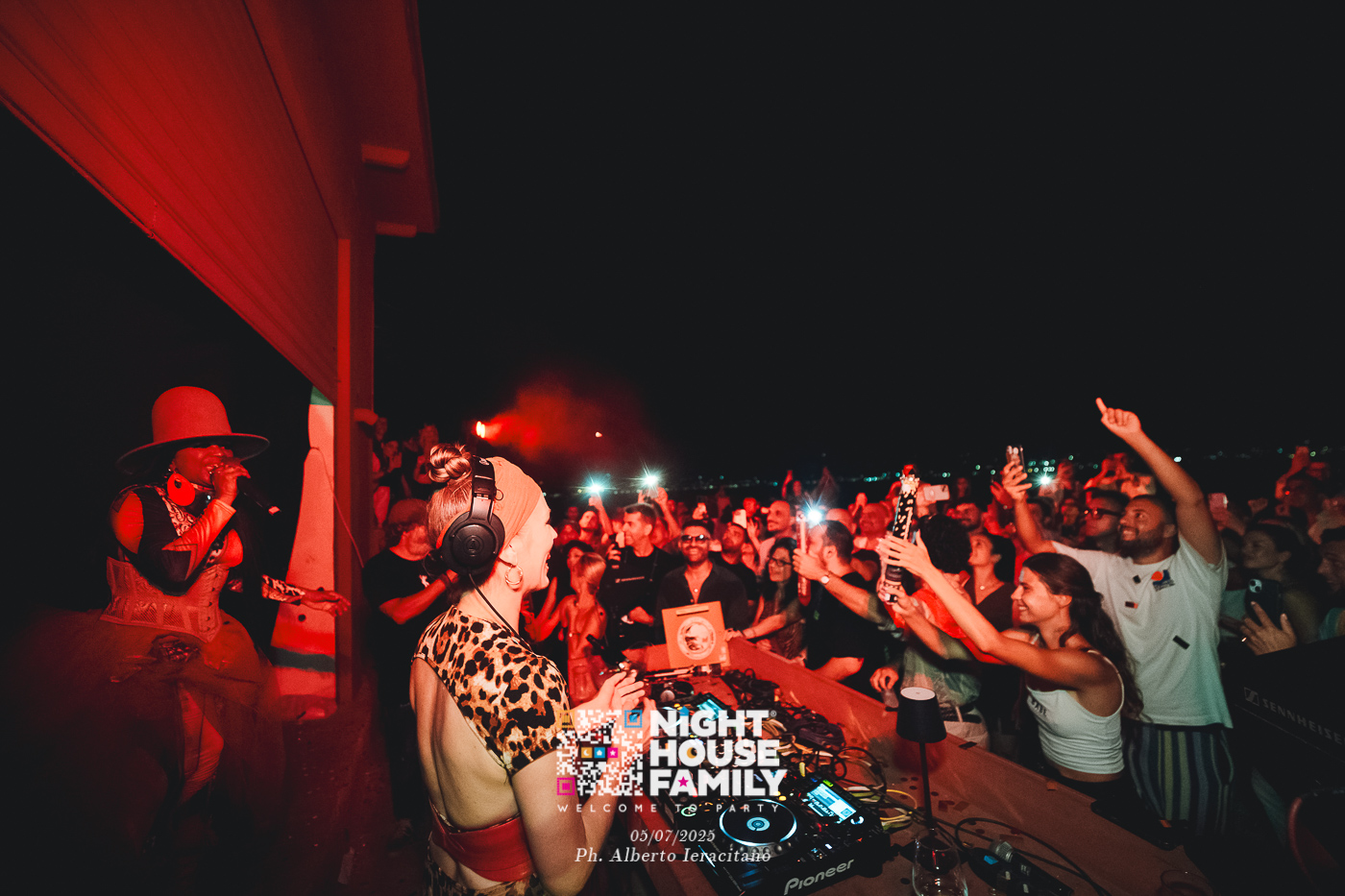 barbaratuckercalaviola ()