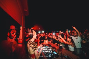 barbaratuckercalaviola ()