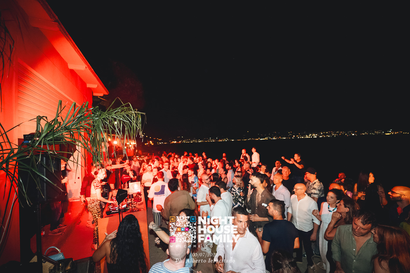 barbaratuckercalaviola ()