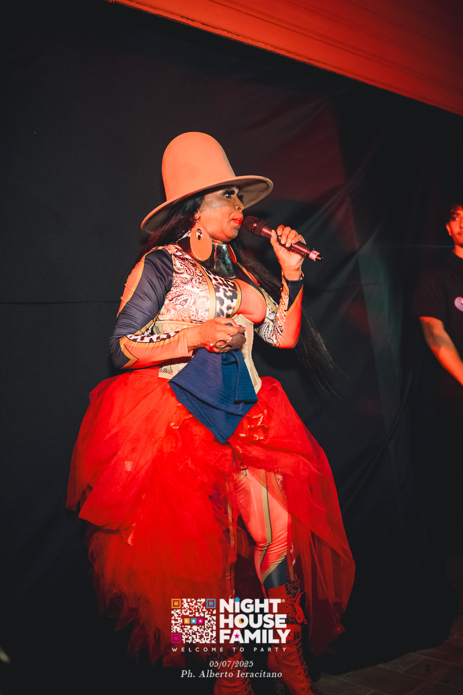 barbaratuckercalaviola ()