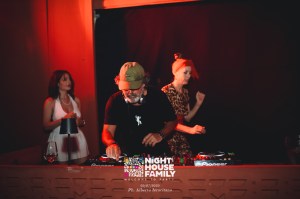 barbaratuckercalaviola ()